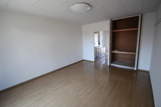 エステート西市