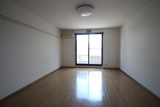 エステート西市