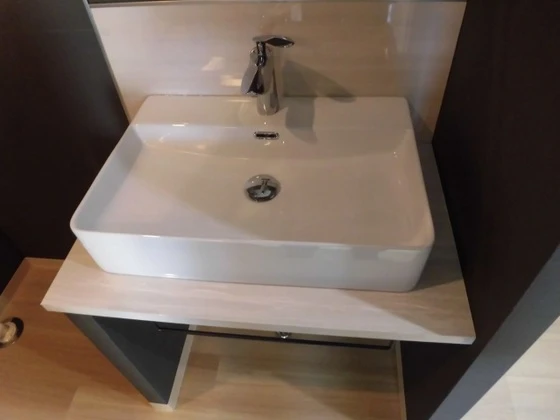 クヴェレセイキビル