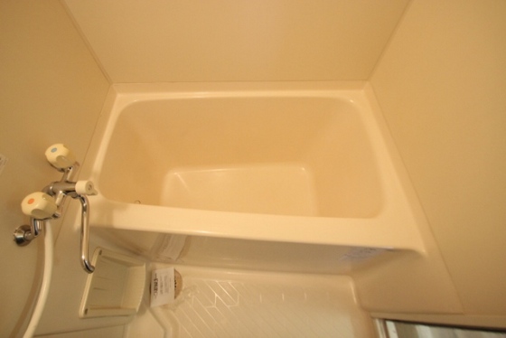 ビレッジ住岡 B