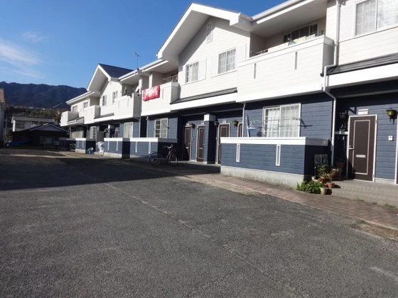 ビレッジ住岡 B