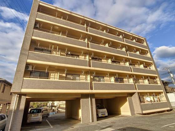 リアライズ津高