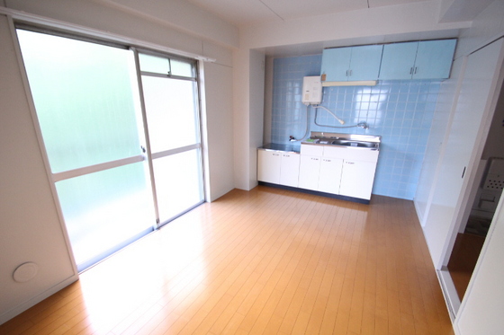 ウィステリアパレス戸坂