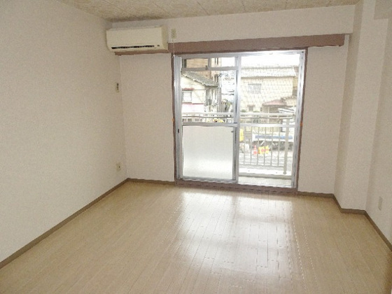 ジュネス津島・A棟