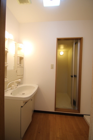 アークハイツ内山下