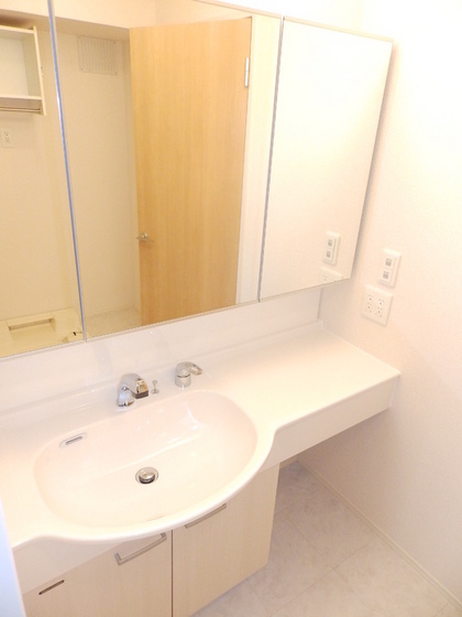 ルミエール B棟