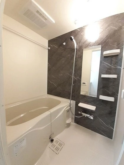 メゾン ルピナス B