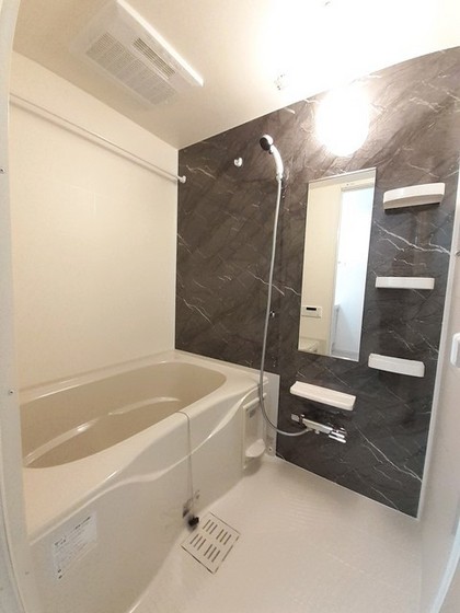 メゾン ルピナス B