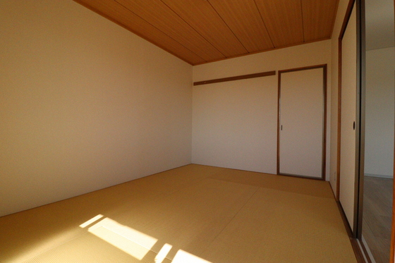 エントピア新保 B棟