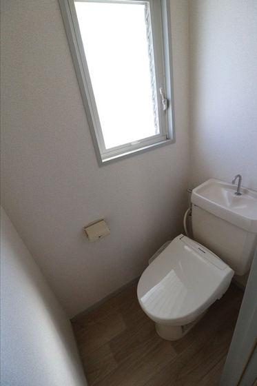 エントピア新保 B棟