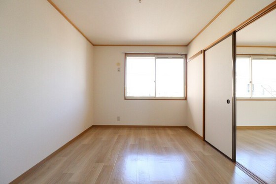 エントピア新保 B棟