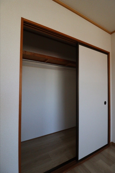 エントピア新保 B棟