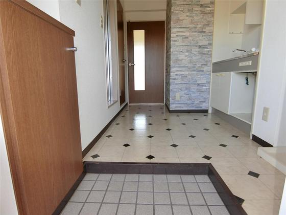 グレースマンション津高