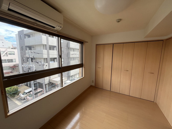 せかんどゆーす西口