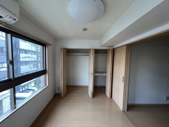 せかんどゆーす西口