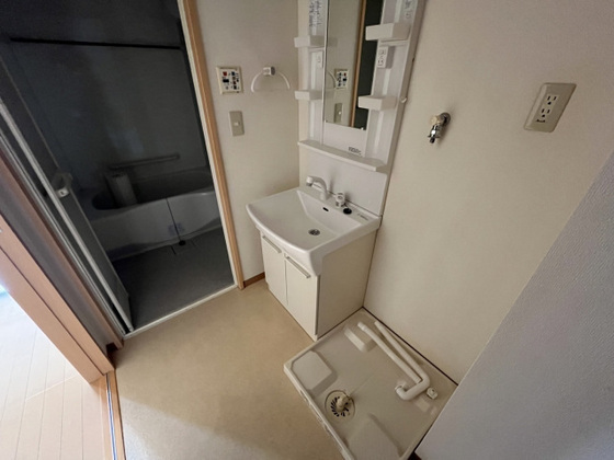 せかんどゆーす西口