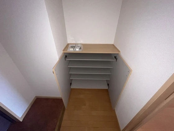 せかんどゆーす西口