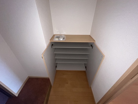 せかんどゆーす西口