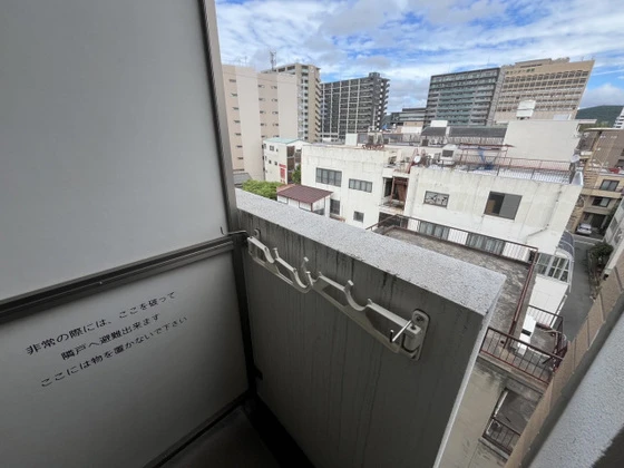 せかんどゆーす西口