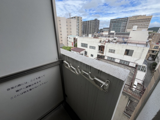 せかんどゆーす西口