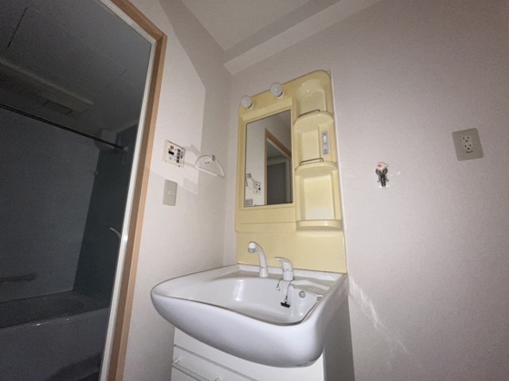 せかんどゆーす西口