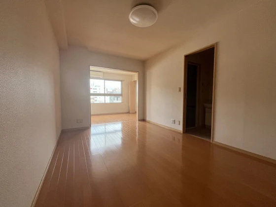 せかんどゆーす西口