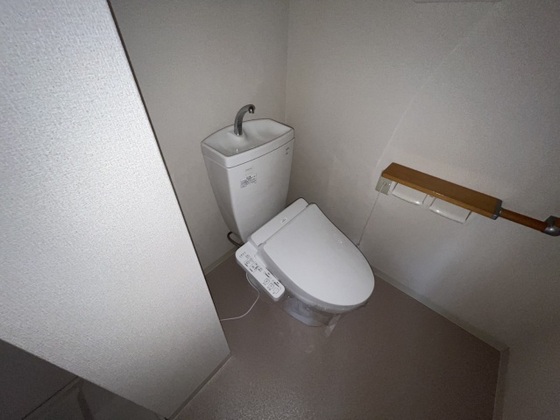 せかんどゆーす西口