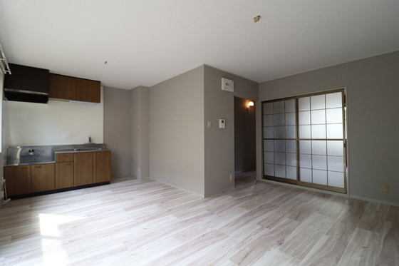 サンライズ芳泉 A棟