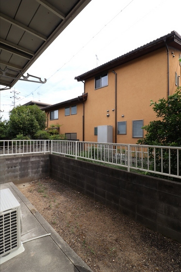 サンライズ芳泉 A棟