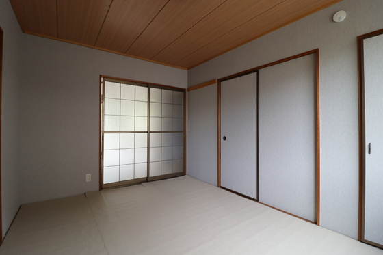 サンライズ芳泉 A棟