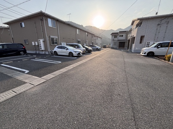 リバーサイド真倉 B