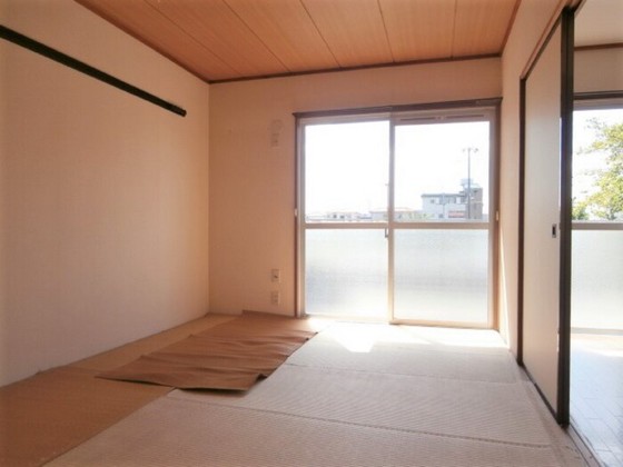 プレジール花尻 A棟