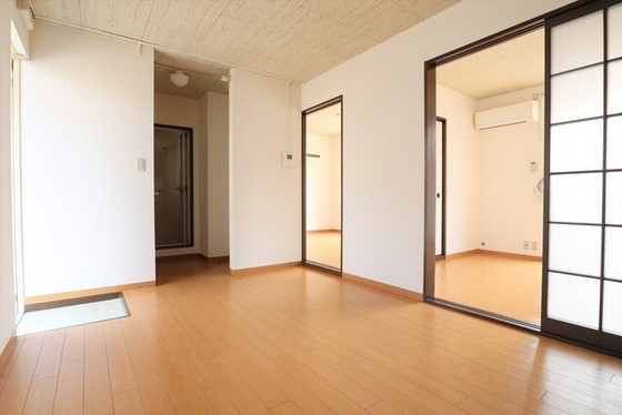 シャトル日和屋