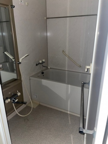 ロイヤルハイツ一茶苑