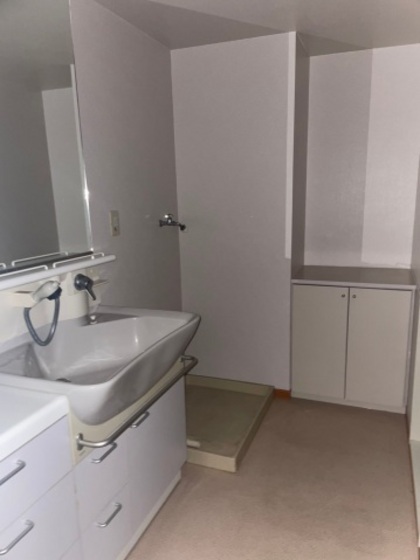 ロイヤルハイツ一茶苑