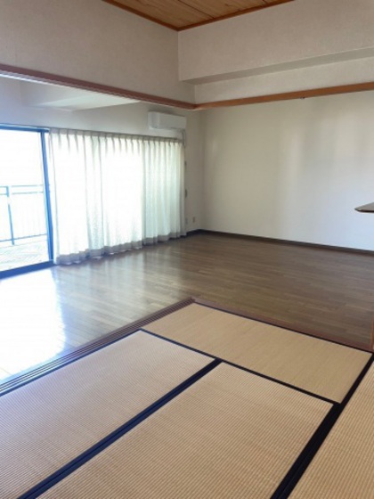 ロイヤルハイツ一茶苑