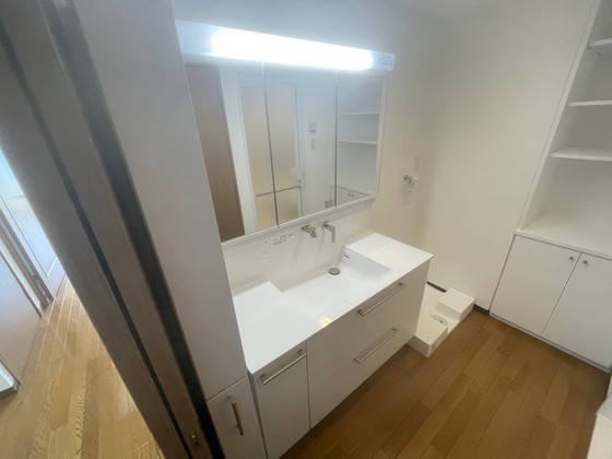 ロイヤルハイツ一茶苑