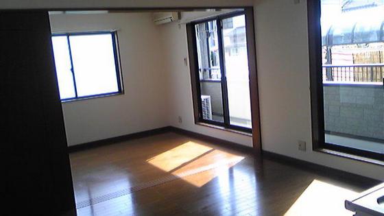 ファミーユ東本浦