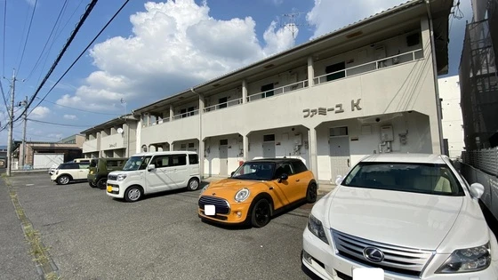 ファミーユK B棟
