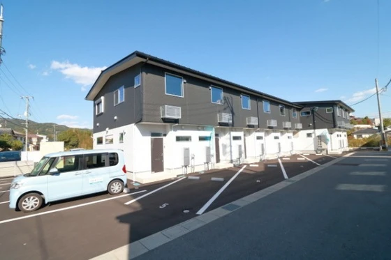 サンメゾン西条東北町