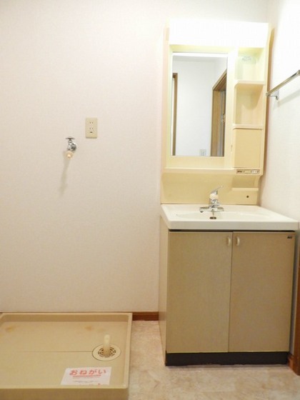 フラワーヒルズ B