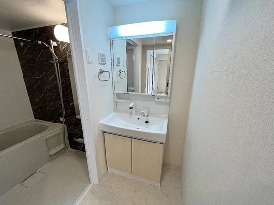 アン・ソン・ドュー