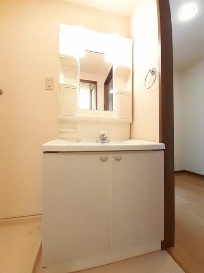 ウエスト・リバ-