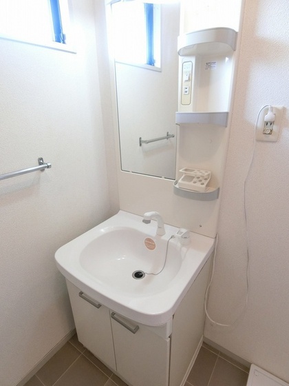 レヂデンス岡田 B