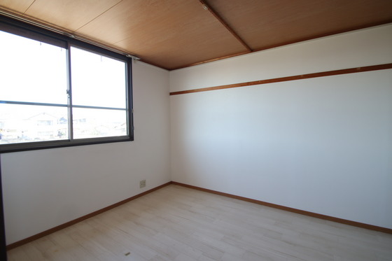 ひかりハイツ A