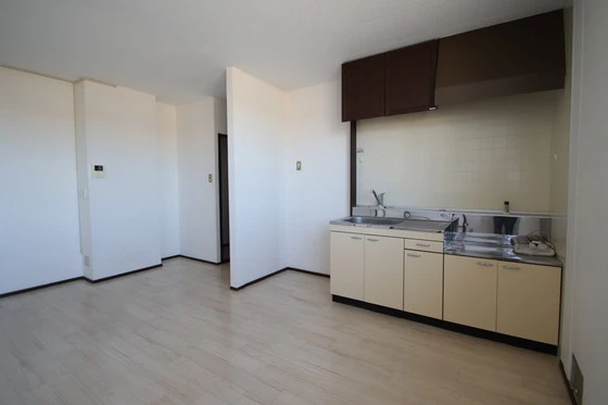 ひかりハイツ A