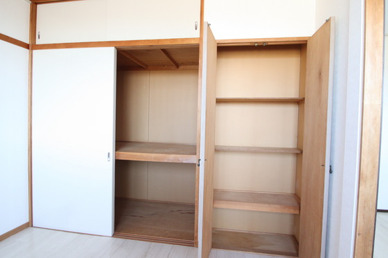 ひかりハイツ A