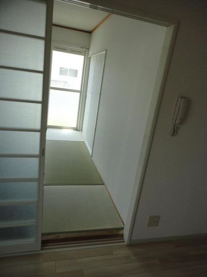 メゾンサンシャインB