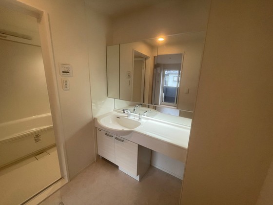 グリシーヌ串戸