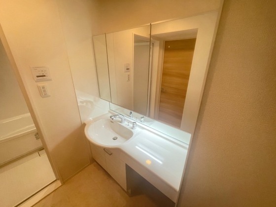 グリシーヌ串戸